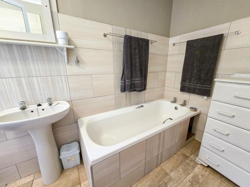 3 Bedroom Property for Sale in Stilbaai Wes Western Cape